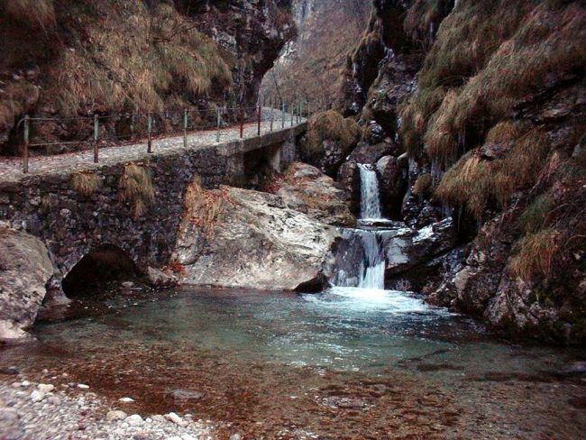 Quando la bellezza (e il fresco) diventano a pagamento. Anche in Bergamasca