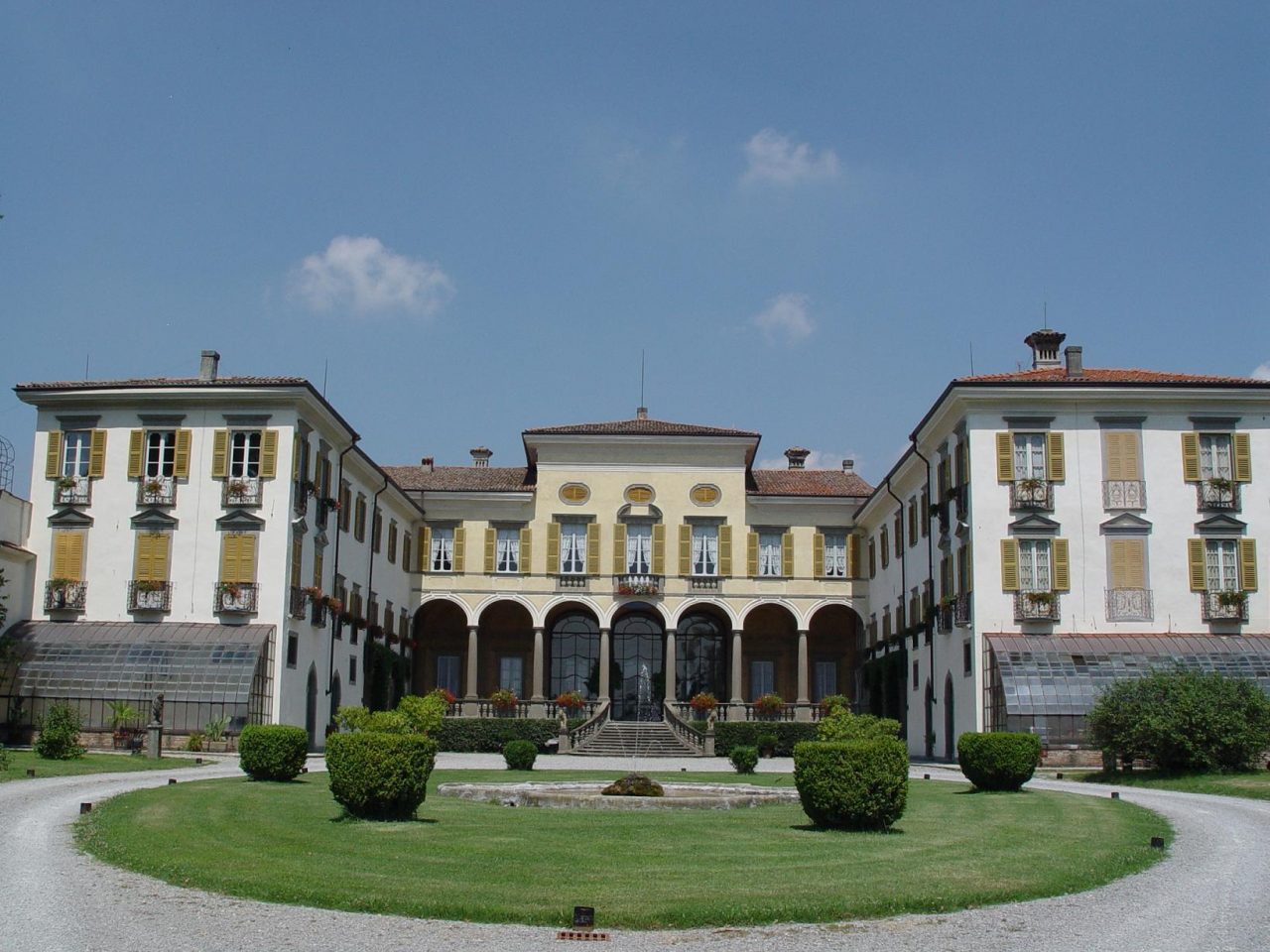 Va deserta l’asta per Villa Gromo e così ora vi bastano 9 milioni