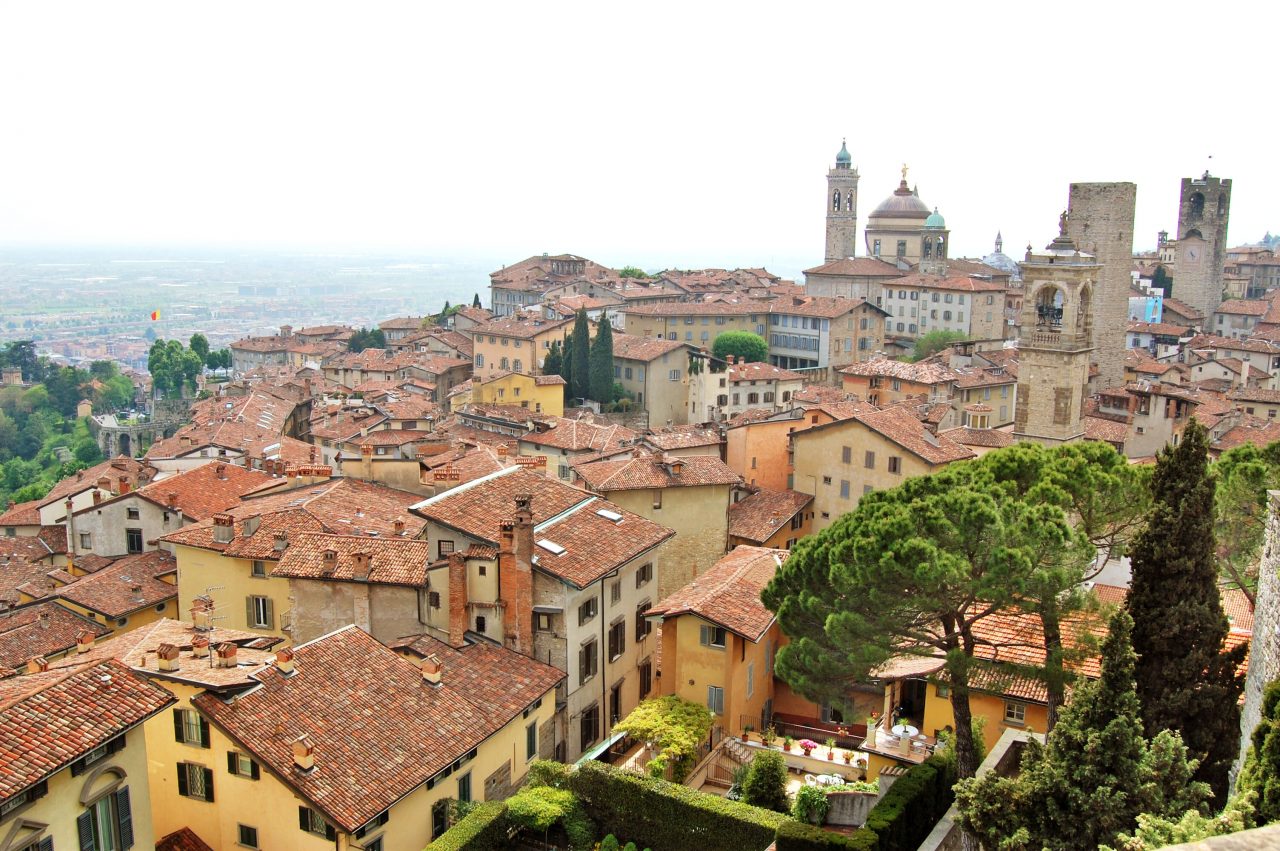 Prenotazioni all’ultimo minuto, ma gli stranieri sono tornati in città (e il Green Pass aiuta)