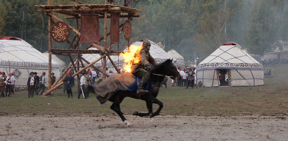 Benvenuti alle Olimpiadi dei nomadi tra lotte a cavallo e capre volanti