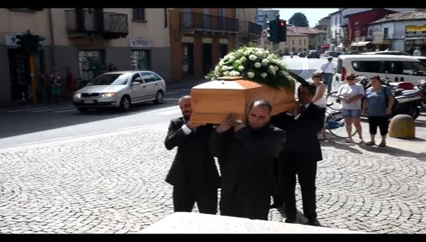 i-funerali-di-gianna-del-gaudio-a-seriate