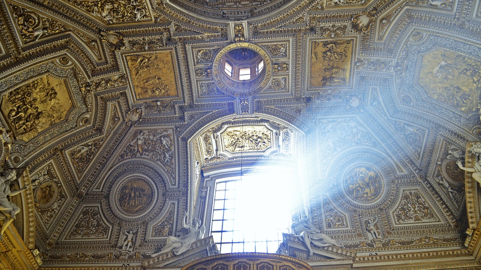 Nelle misteriose sale del Vaticano Ecco quel che c’è dietro le quinte