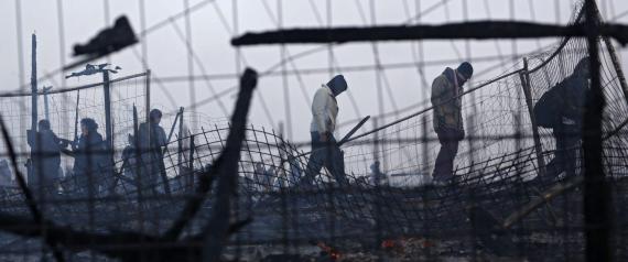 Londra chiude le porte ai migranti Un altro muro si alzerà a Calais