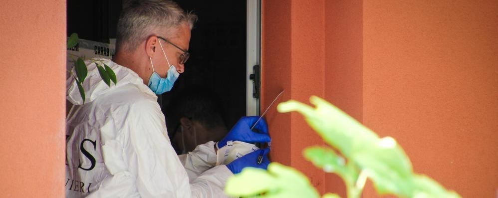 Omicidio di Seriate, l’arma trovata è «astrattamente compatibile» (cioè?)