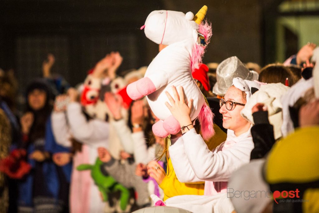 mika-pigiama-party-39