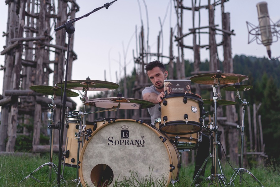 Tutti i Led Zeppelin in soli 6 minuti 85 brani risuonati con la batteria