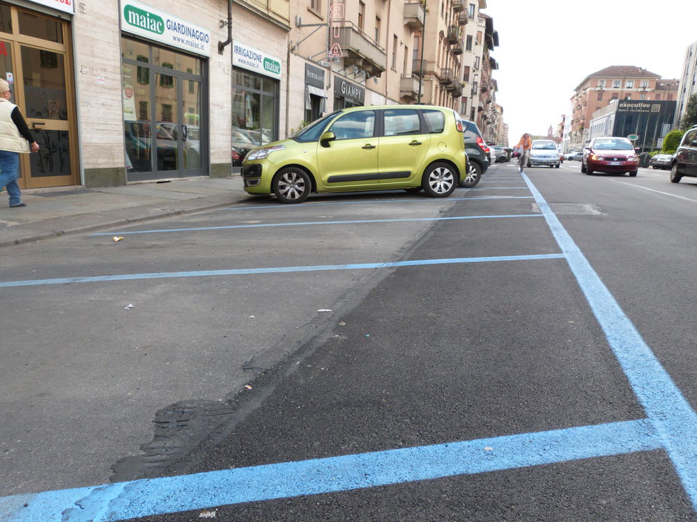 Sosta gratuita e senza limiti a Bergamo per i titolari del contrassegno di residenti