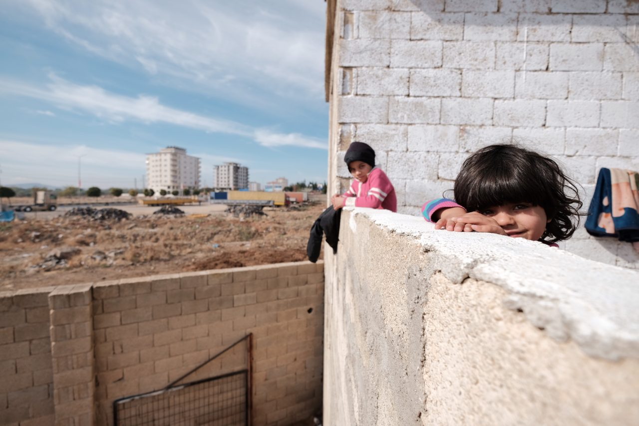 Reportage dal confine turco-siriano Tra muri e volti di padri e figli