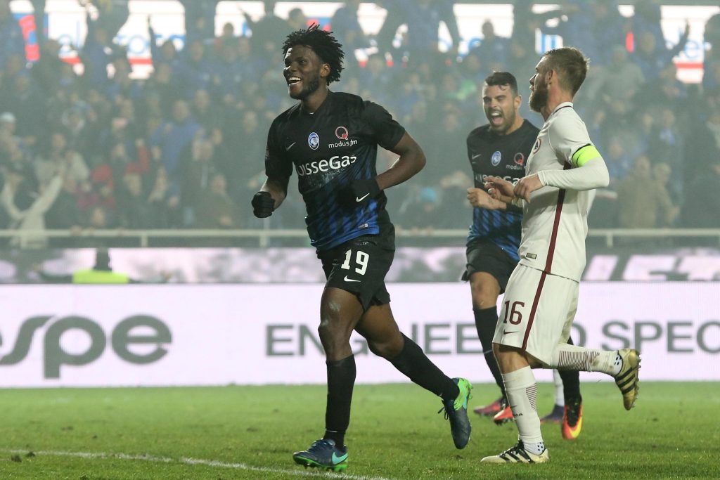 Atalanta's Franck Kessie (L) jubilates after scoring the goal during the Italian Serie A soccer match Atalanta BC vs AS Roma at Atleti Azzurri d'Italia stadium in Bergamo, Italy, 20 November 2016. ANSA/PAOLO MAGNI