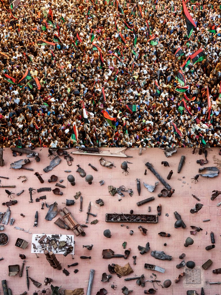 giovanni-diffidenti-libya-of-the-wall-festa-in-piazza-a-bengasi-durante-la-presa-di-tripoli-museo-di-ordigni-nella-scuola-al-andalus-ajdabiya