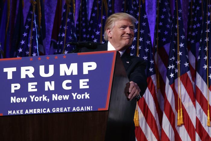 Trump alla Casa Bianca, disfatta Clinton. Shock mondo