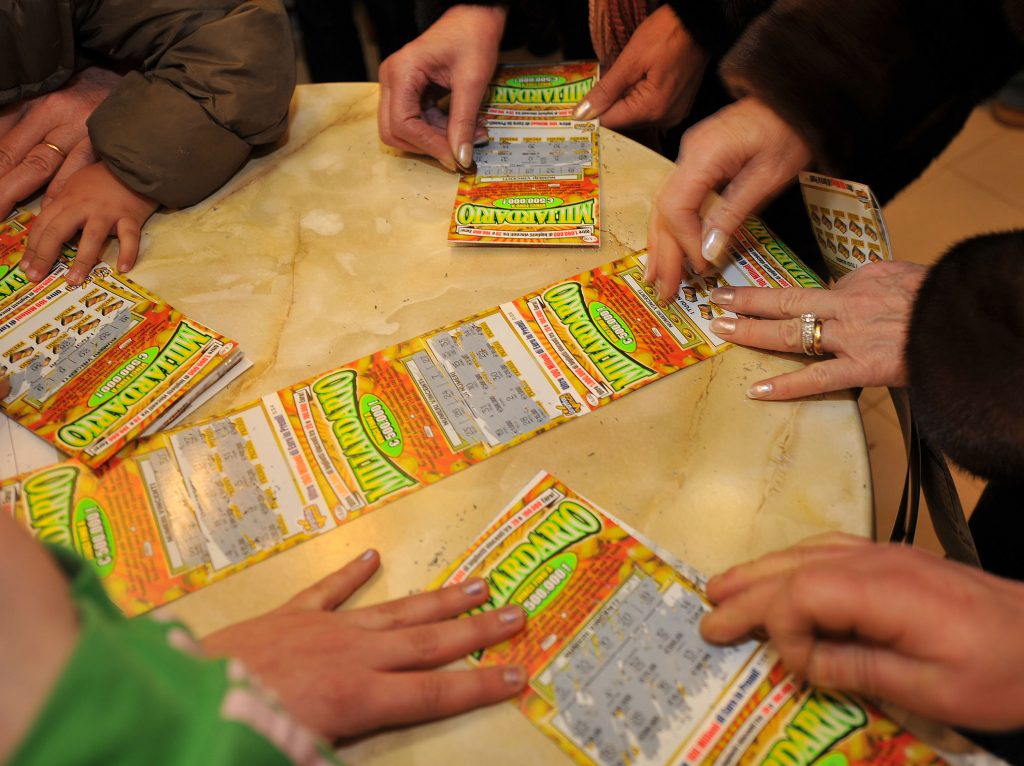 Gioco d’azzardo, carica dei tabaccai Chiesti i danni anche al sindaco Gori