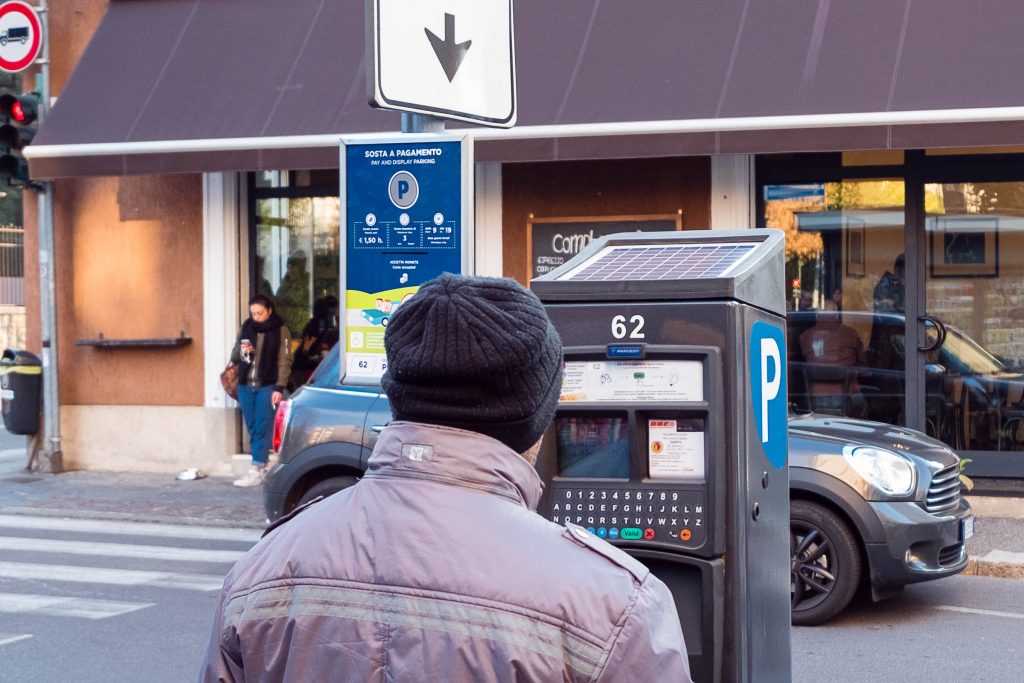 Per incentivare lo shopping in centro a Bergamo si pensa a uno sconto sul costo della sosta