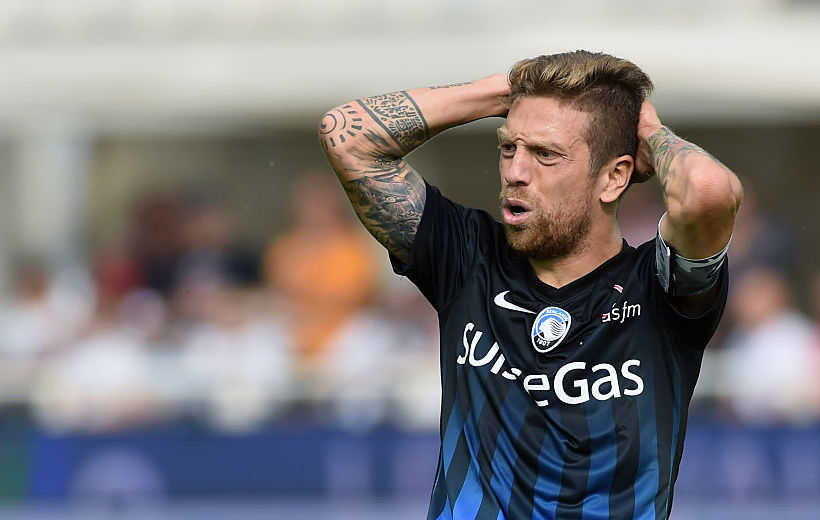 BERGAMO, ITALY - SEPTEMBER 11: Alejandro Gomez of Atalanta BC gestures during the Serie a match between Atalanta BC and FC Torino at Stadio Atleti Azzurri d'Italia on September 11, 2016 in Bergamo, Italy. (Photo by Pier Marco Tacca/Getty Images)