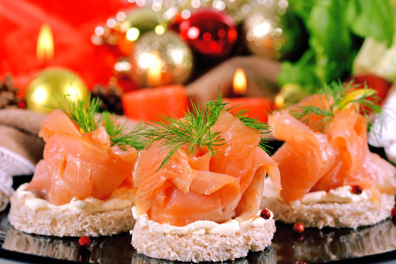 Le incredibili proprietà del salmone (non fatevelo mancare a Natale)
