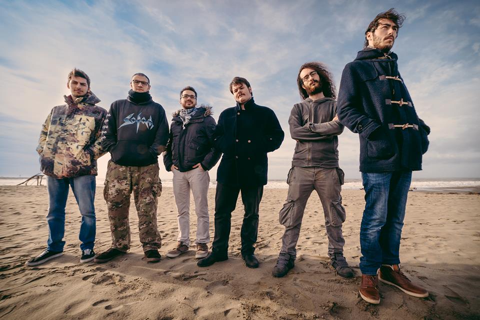 Dolce fallire, la musica made in Bg dei Pinguini Tattici Nucleari