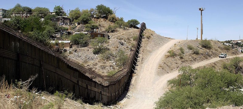 La storia dietro il muro di Trump e il braccio di ferro con il Messico