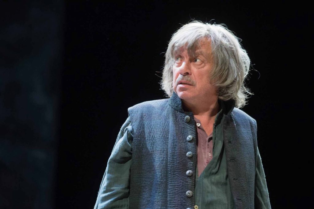 Paolo Rossi fa Molière al Donizetti E sbeffeggia il potere a modo suo