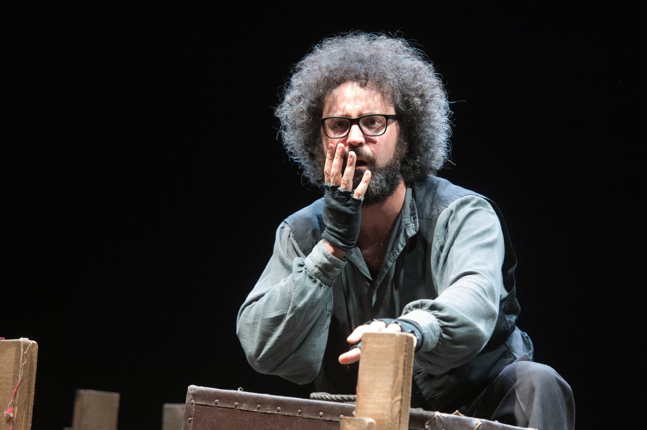 Quel San Francesco sconosciuto raccontato da Cristicchi a teatro