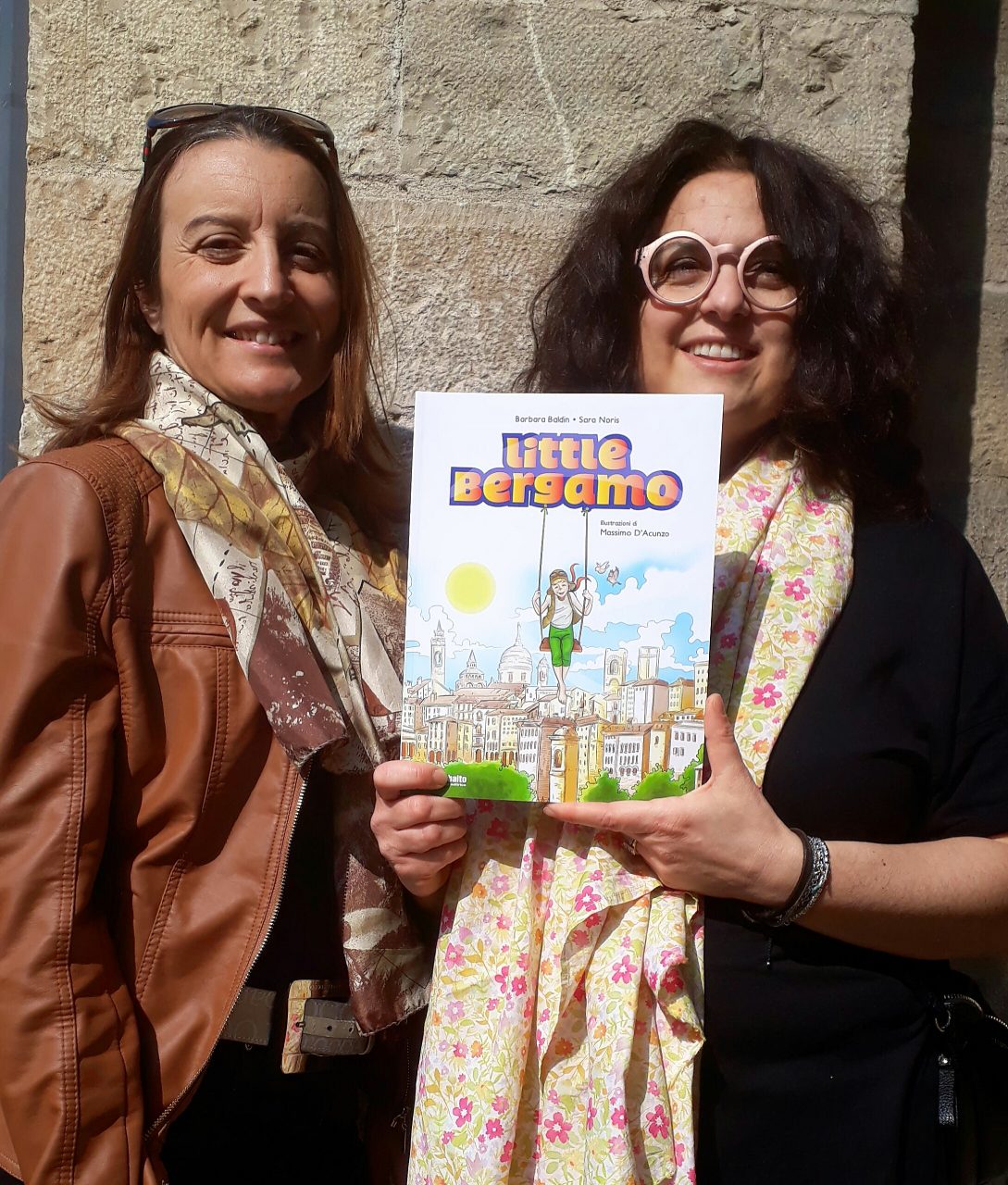 Bambini pronti a sfogliare la città con il libro-gioco Little Bergamo