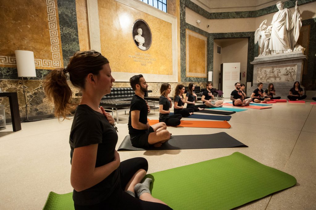Yoga e fitness tra Carrara e Gamec in 200 splendide foto (e un video)