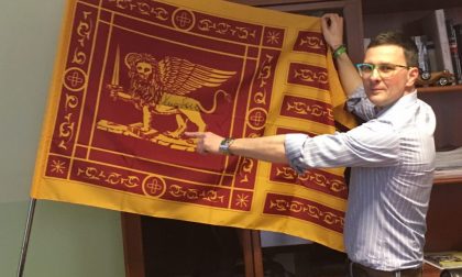 Sindaco, né tricolore né Mattarella La Serenissima sventola in Comune