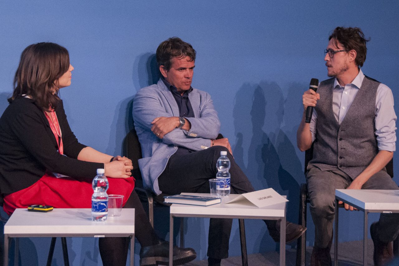 “Io e il Papu”, una storia d’amicizia col linguaggio universale del calcio