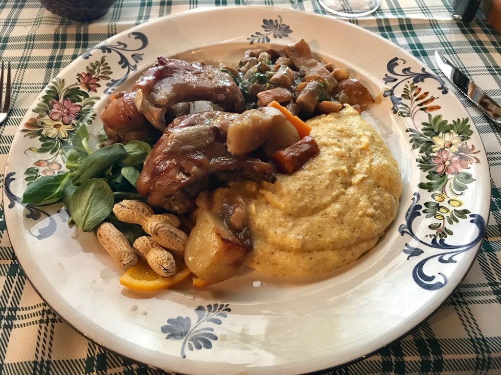 Metti un piatto alla Trattoria Parietti dove sembra sempre domenica