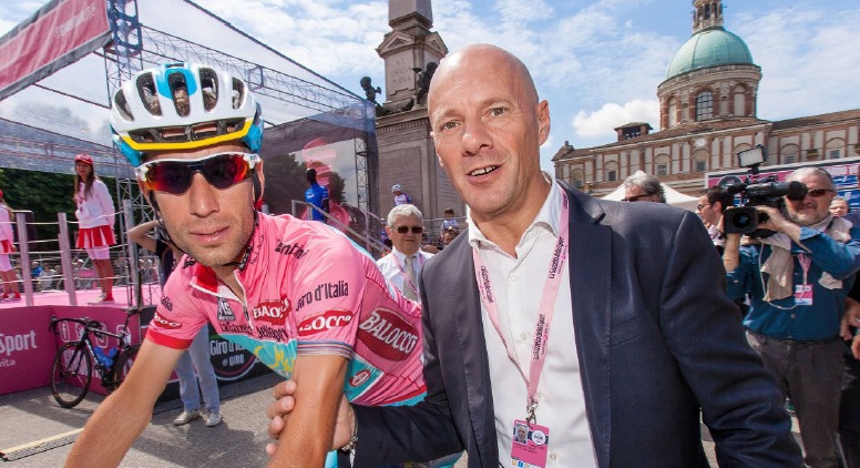 L’uomo che porta a Bergamo il Giro
