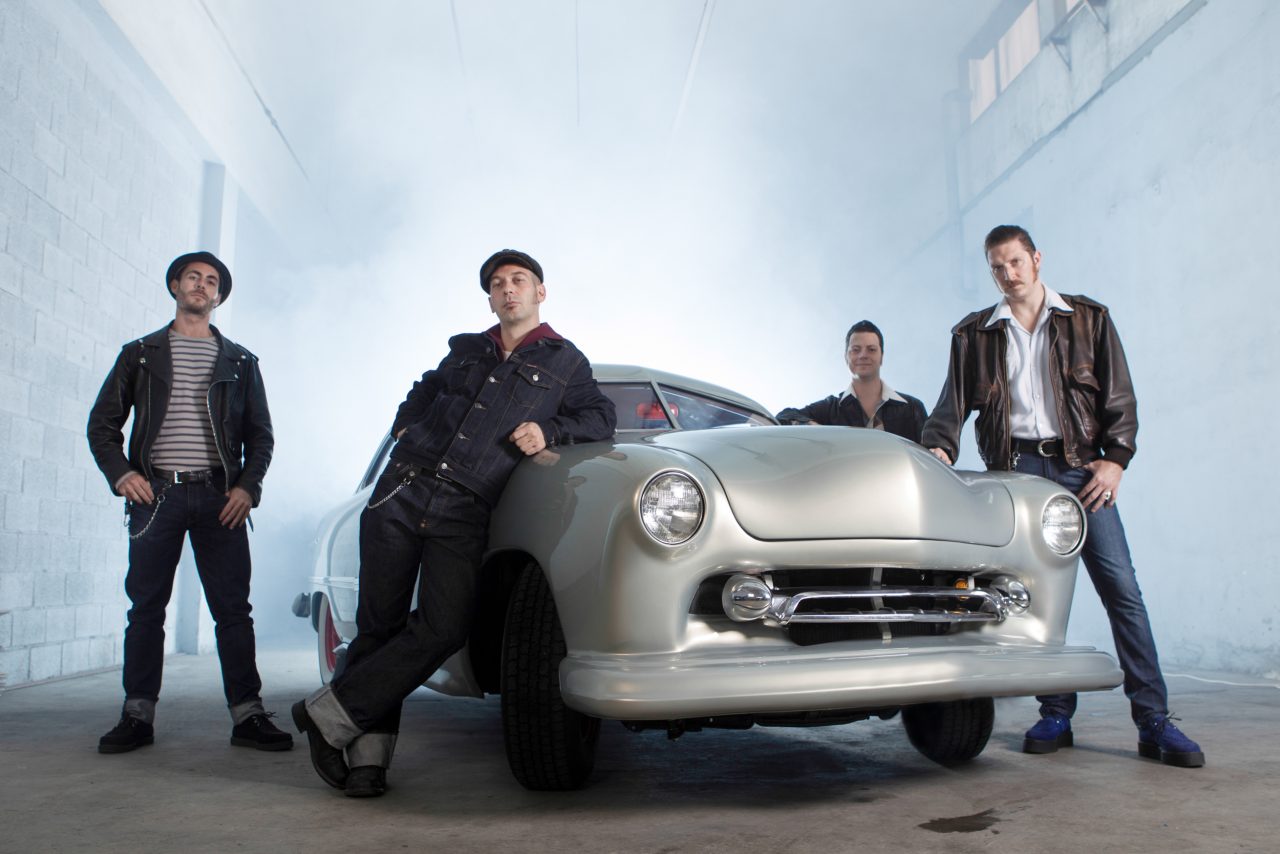 Ci si muove a ritmo di Rock’n’Roll ai piedi del palco del Goisis