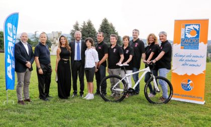 In bicicletta da Bergamo a Santiago per aiutare tutti i malati di tumore