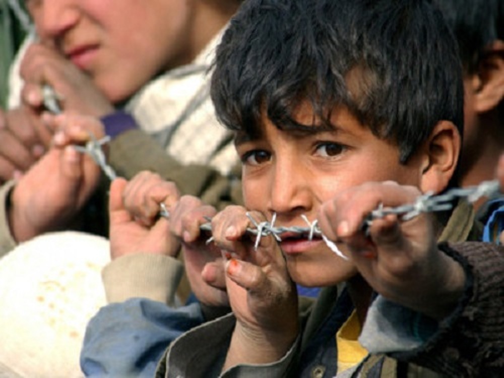 Prendersi cura dei baby migranti Lo Stato cerca tutori volontari