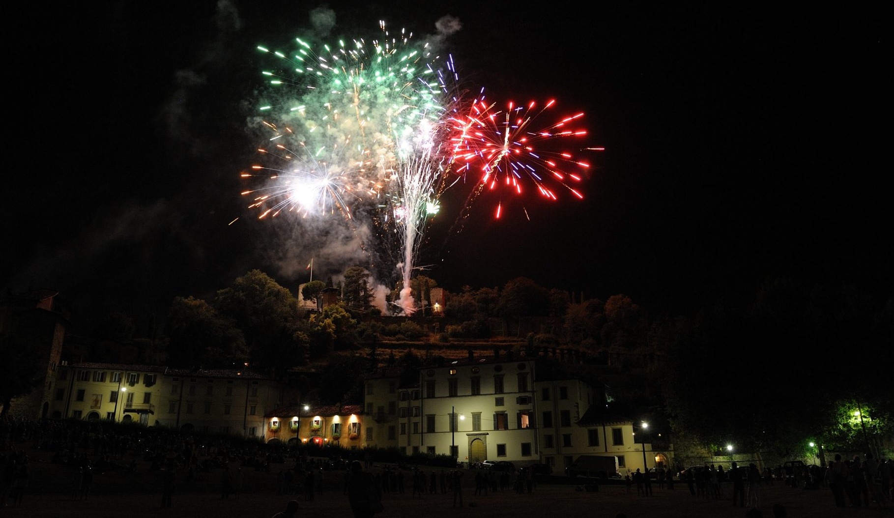 23779046_Fuochi artificio (foto Gianfranco Rota)