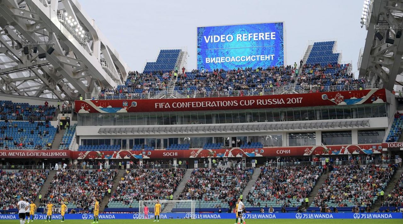 Cos’è il Var, spiegato ai tifosi (addio agli arbitri di porta)