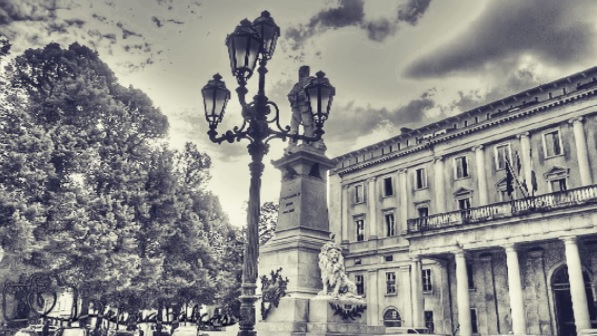 Il centro in bianco e nero – Debste71