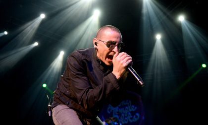 Cinque notizie che non lo erano Sì, Chester Bennington s'è suicidato