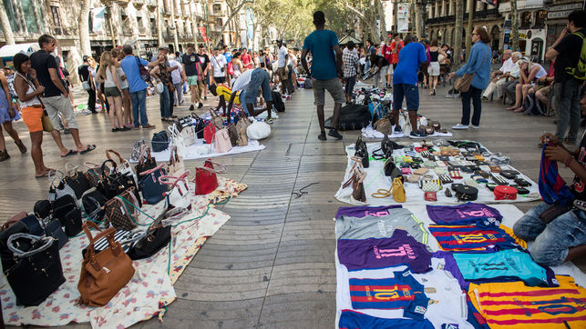 Cinque notizie che non lo erano Tipo i manteros spariti dalla Rambla