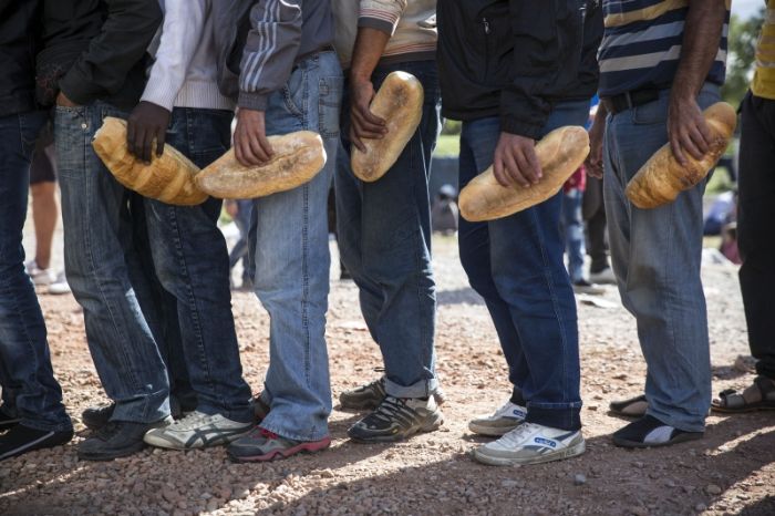 L’accoglienza diffusa dei migranti non si fa sulla testa dei sindaci