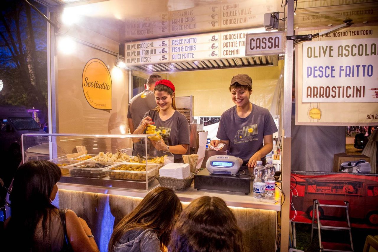 Furgoncini gourmet da tutta Italia Lo street food ritorna in fabbrica