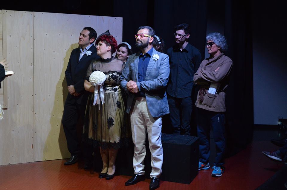 Parotite, cura contro il bigottismo Messaggio anti-omofobia a teatro
