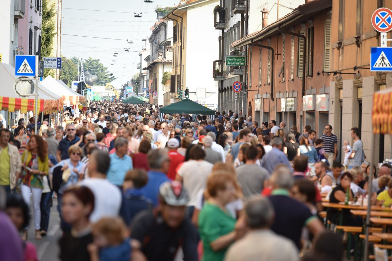Borgo Palazzo, 1.500 metri di festa Musica, arte di strada e 200 negozi