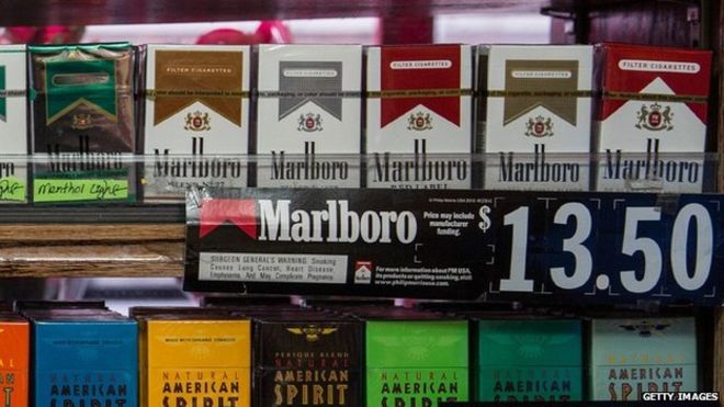 A New York vietato fumare ovunque e un pacchetto costerà 13 dollari