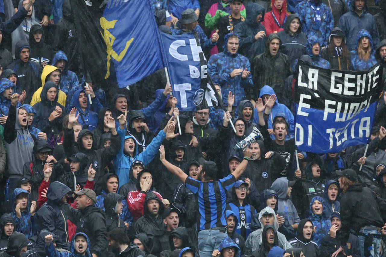 Pure la pioggia al ritmo dei tamburi