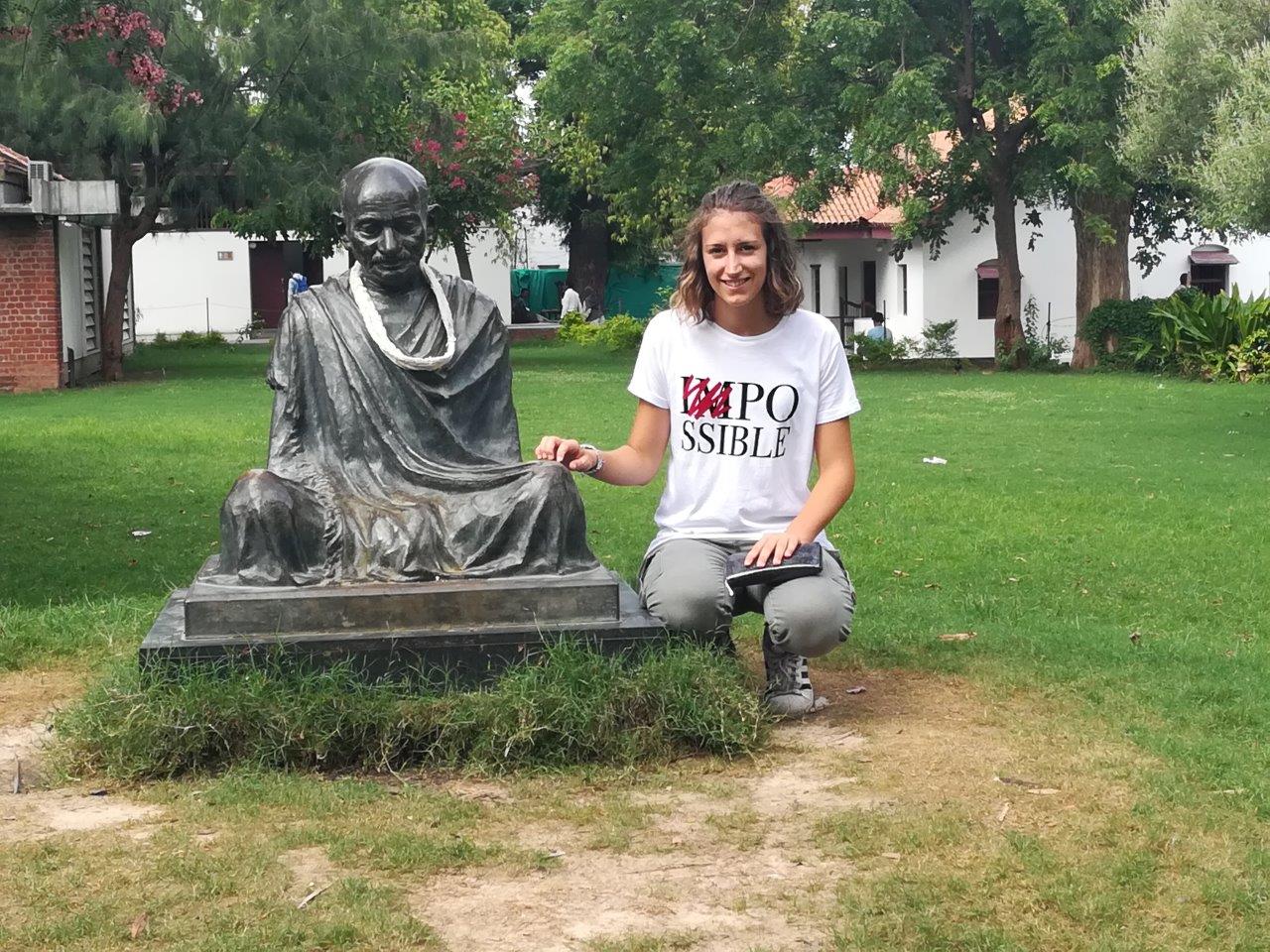 Statua di Gandhi nel Gandhi Ashram ad Ahmedabad