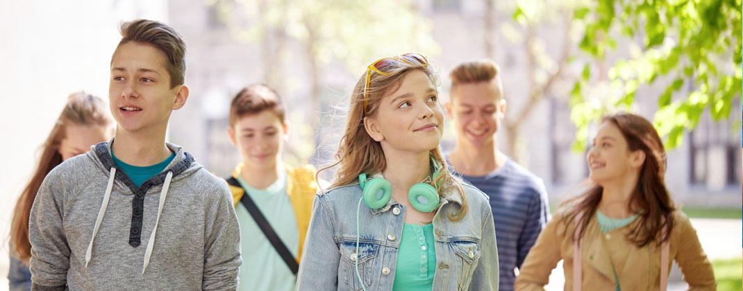 L’assurdità di portare a scuola anche i ragazzi delle medie