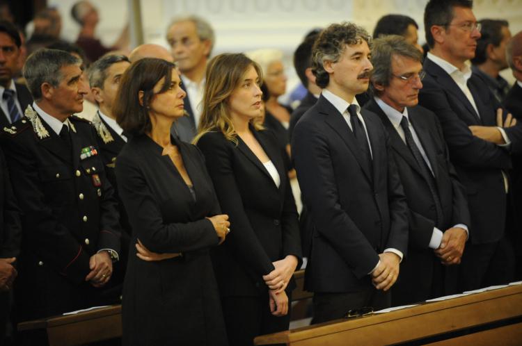 Cinque notizie che non lo erano Boldrini e Boschi omaggiano Riina?