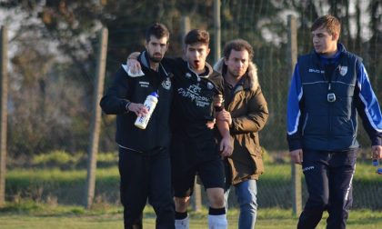 Aggredisce l’avversario in campo Gli spacca la mandibola e scappa