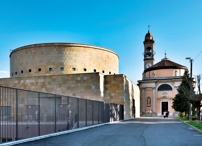 Loreto, con le sue due chiese