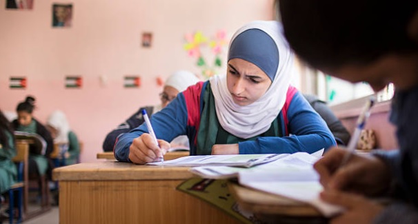 Le studentesse dei Paesi arabi sono molto più brave dei maschi