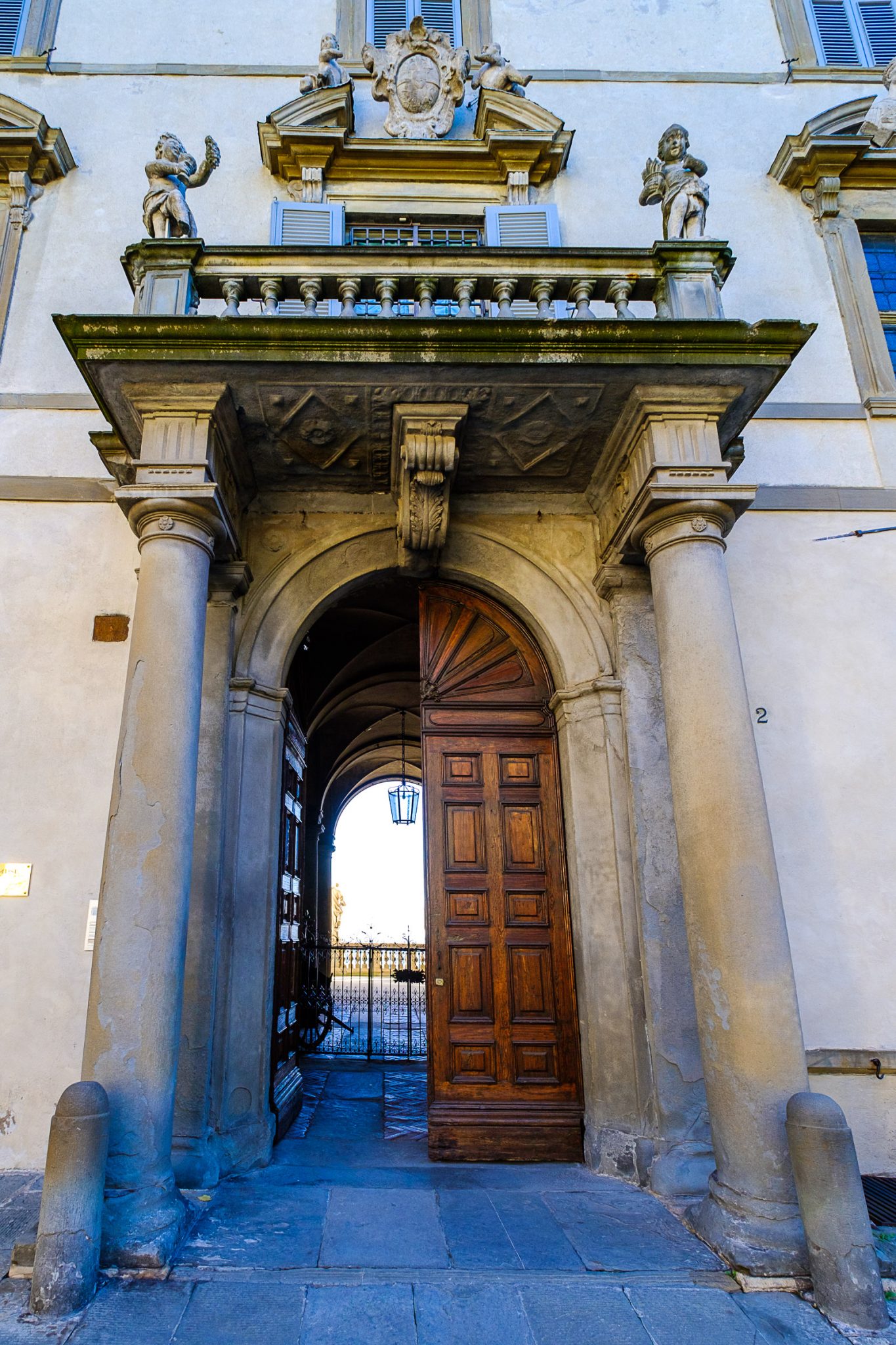 12_L’ingresso di Palazzo Terzi (XVII e XVIII sec.) in Città Alta